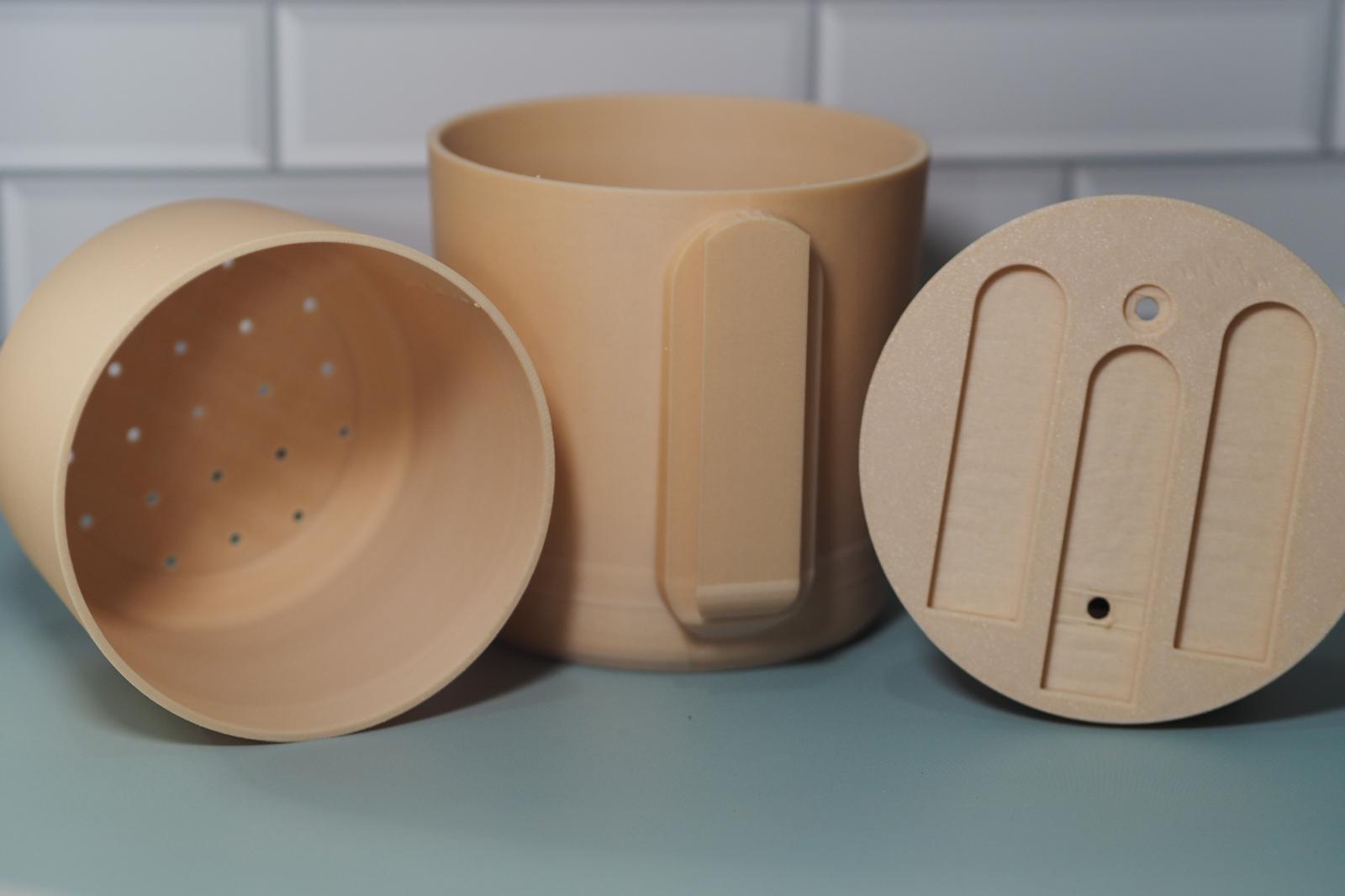 Wall hanging planter